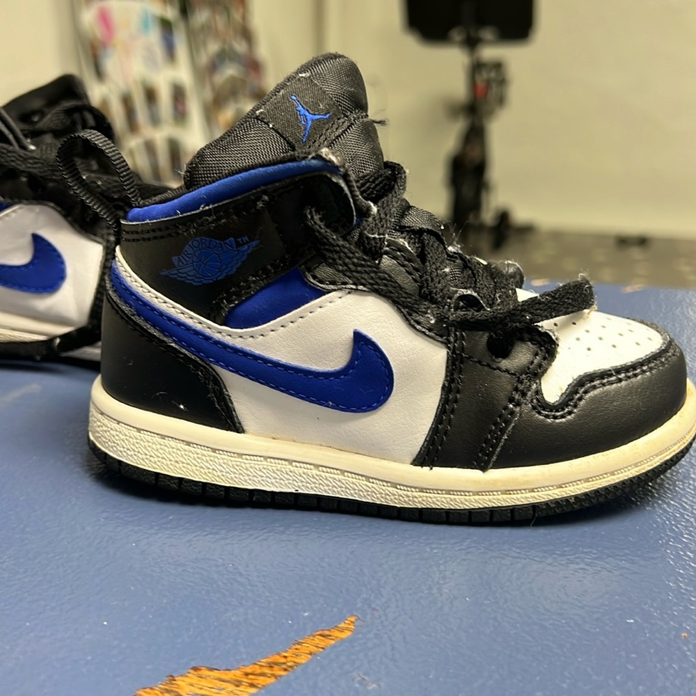 Nike Jordan’s size 7C